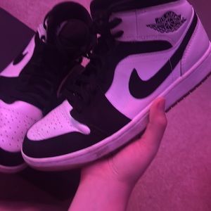 Jordan 1 mid diamond